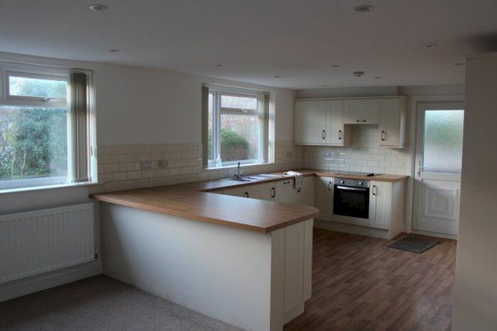 3 Bedroom Detached Bungalow To Rent In James Park, Y Rhyl, LL18