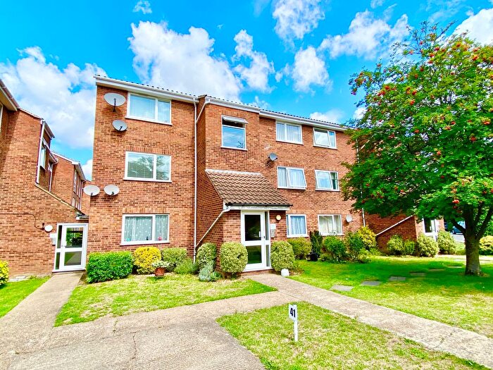 1 Bedroom Flat For Sale In Shurland Avenue, East Barnet, EN4