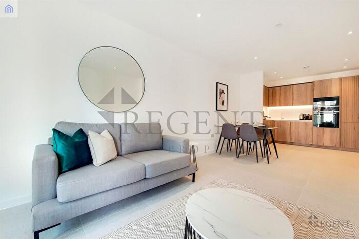 Apartment To Rent In Jacquard Point, Tapestry Way, E1