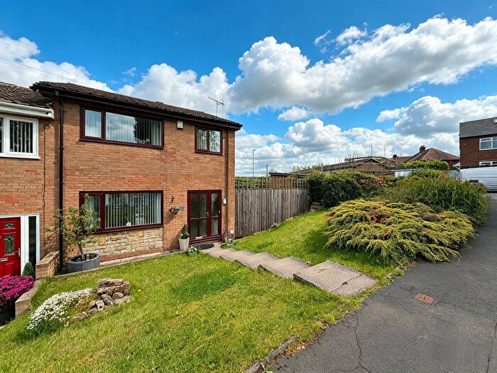 3 Bedroom Town House For Sale In Grange Close, Hyde, SK14