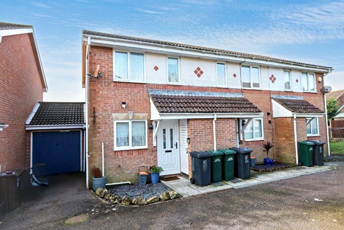 2 Bedroom Terraced House For Sale In Sheppard Way, BN41