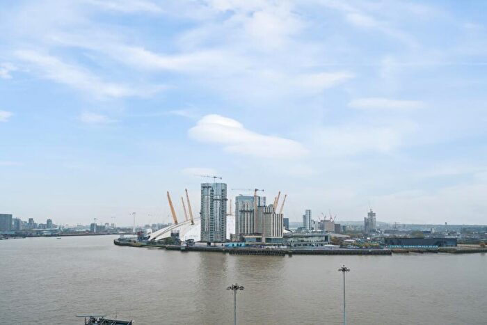 3 Bedroom Flat For Sale In Yabsley Street London, E14