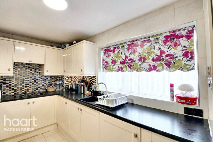 2 Bedroom Apartment For Sale In Crown Road, Barkingside, IG6