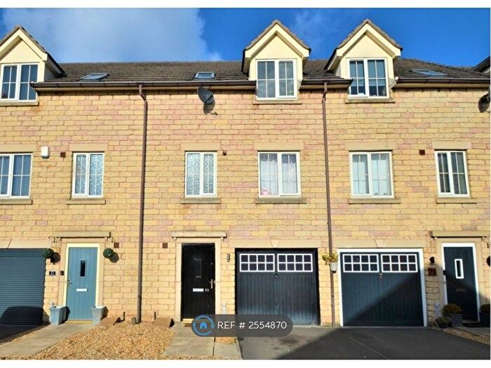 3 Bedroom Terraced House To Rent In Elm Close, Rossington, Doncaster, DN11