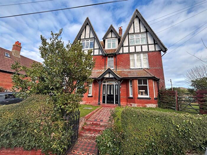 1 Bedroom Apartment To Rent In Ward Road, Totland, PO39