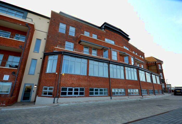 2 Bedroom Flat To Rent In Westcliff House, Sea Road, Westgate On Sea, CT8