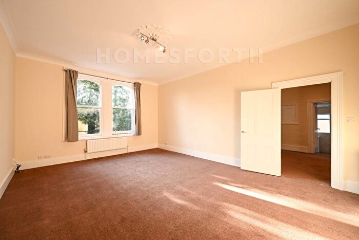 3 Bedroom Flat To Rent In Warminster Road, South Norwood, SE25
