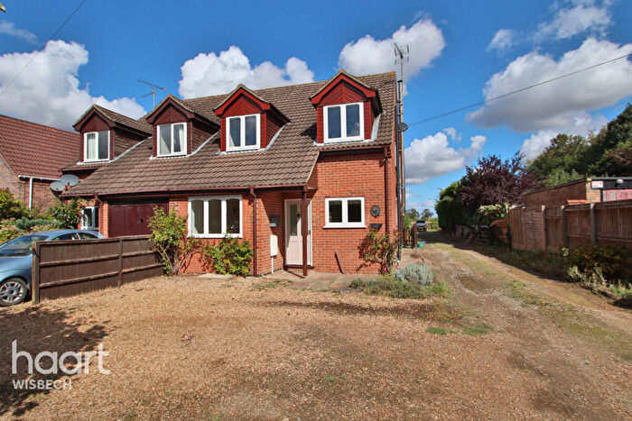 3 Bedroom Semi-Detached House For Sale In Hockland Road, Tydd St Giles, PE13