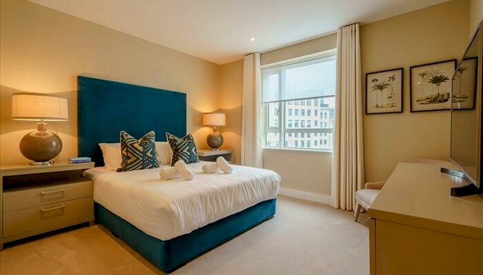 2 Bedroom Apartment To Rent In Westferry Circus, London, E14