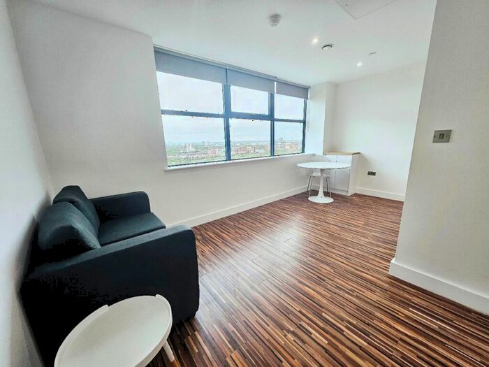 1 Bedroom Apartment For Sale In Westpoint Chester Road, Old Trafford, M16