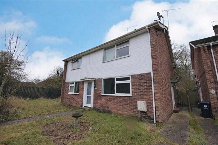 2 Bedroom Apartment For Sale In Woodside, Walton On The Naze, CO14