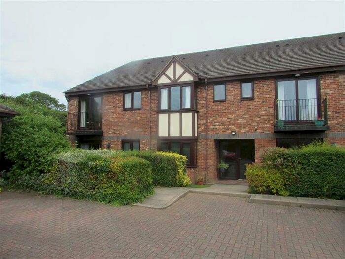 2 Bedroom Flat To Rent In Tudor Park Court, Four Oaks, B74