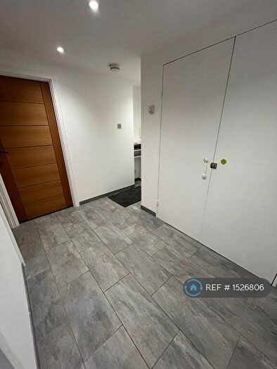 1 Bedroom Flat To Rent In New Farm Drive, Abridge, Romford, RM4