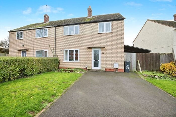 3 Bedroom Semi Detached House For Sale In Stretton Crescent, Leamington Spa, CV31