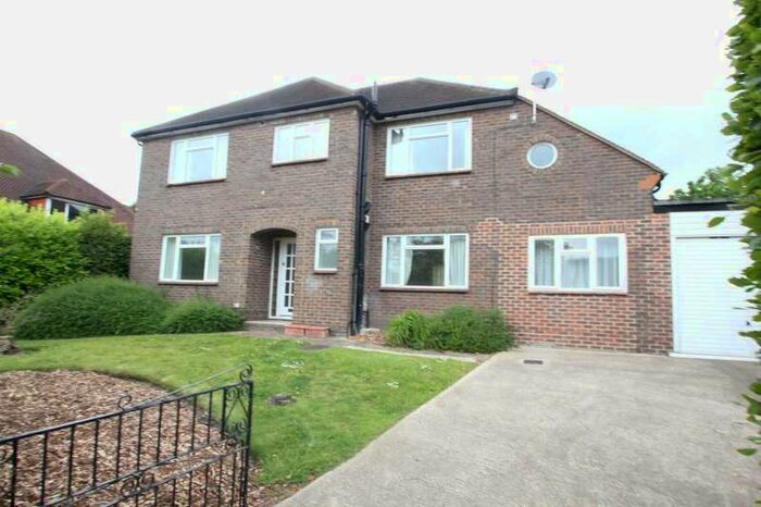4 Bedroom Detached House To Rent In Horsell, GU21
