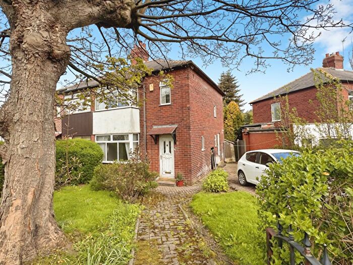 3 Bedroom Semi-Detached House For Sale In Broad Lane, Leeds, LS13