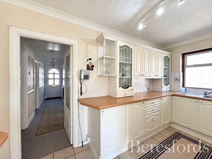 2 Bedroom Bungalow For Sale In Norman Road, Hornchurch, RM11