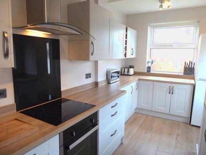3 Bedroom Semi-Detached House To Rent In 11 Willow Road Barrow-in-furness, LA14
