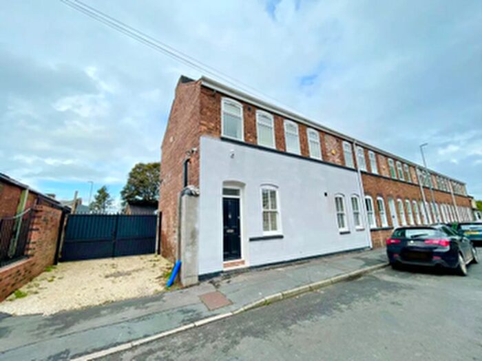 3 Bedroom End Terrace House To Rent In Villiers Street, Willenhall, WV13