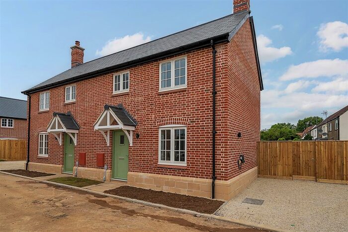 3 Bedroom Semi-Detached House For Sale In Poulshot Road, Poulshot, Devizes, SN10