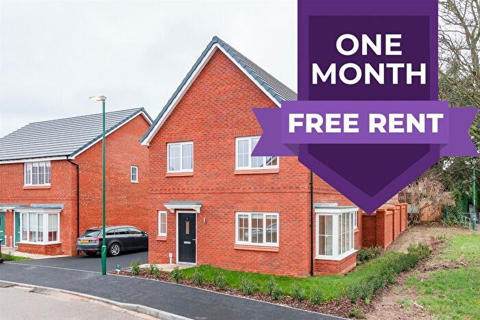 4 Bedroom Semi-Detached House To Rent In Padstow, Nottingham, NG5