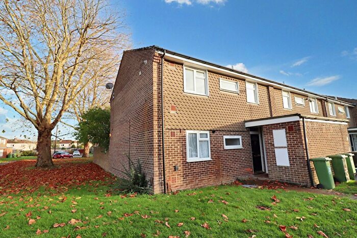 1 Bedroom Flat For Sale In Selborne Drive, Eastleigh, SO50