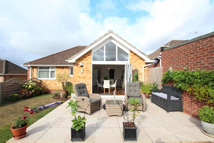 3 Bedroom Detached Bungalow For Sale In Weavills Road, Bishopstoke, Eastleigh, SO50