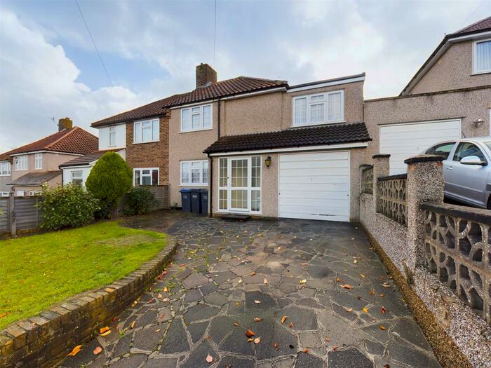 4 Bedroom SemiDetached House For Sale In Grenville Road, New Addington
