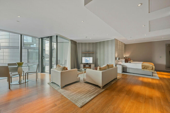 Studio To Rent In Lower Thames Street, London, EC3R