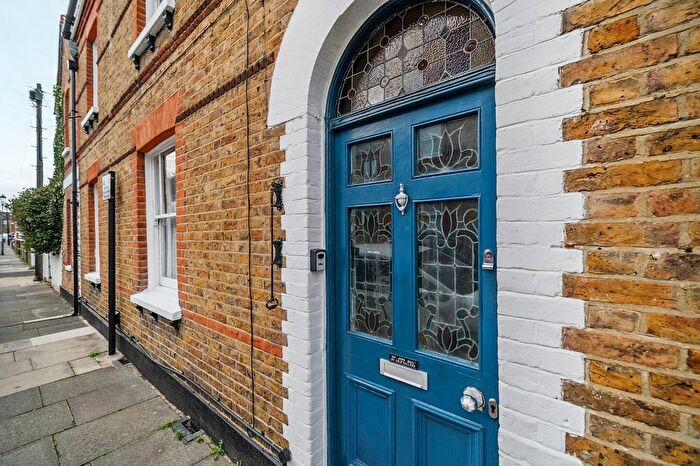 3 Bedroom Semi-Detached House For Sale In Albany Road, Windsor, SL4