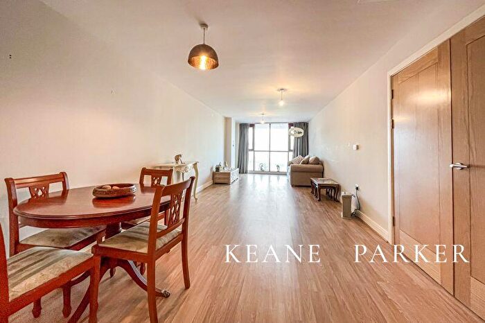 1 Bedroom Flat For Sale In Ocean Crescent, Plymouth, PL1
