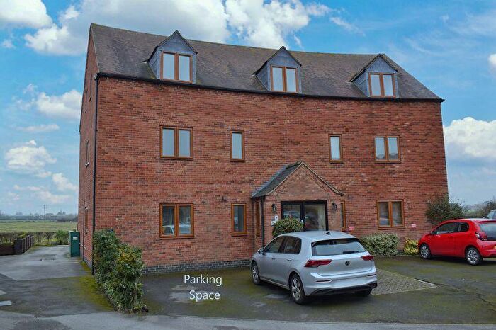 2 Bedroom Flat For Sale In Peacocks Launde, Claypole, NG23