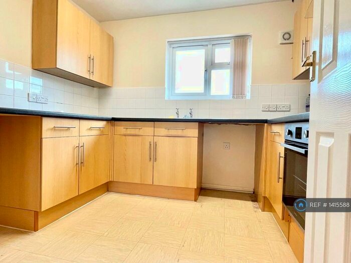 3 Bedroom Maisonette To Rent In Dowding Way, Bowerhill, Melksham, SN12