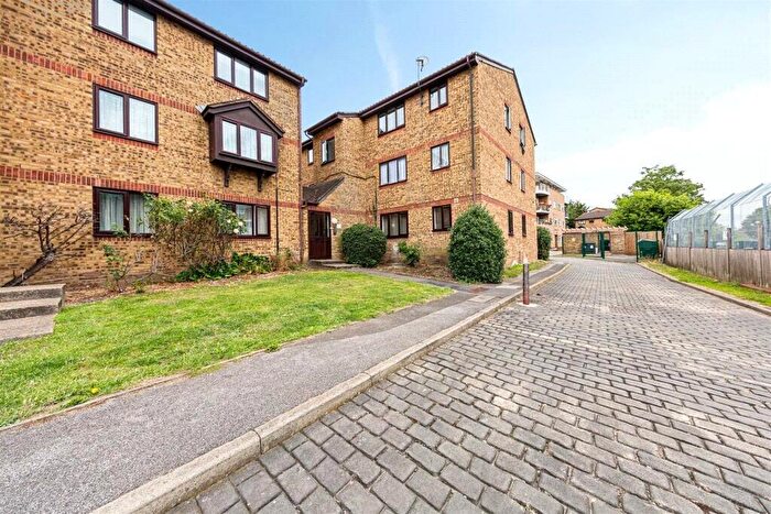 1 Bedroom Flat To Rent In Stocksfield Road, Walthamstow, E17