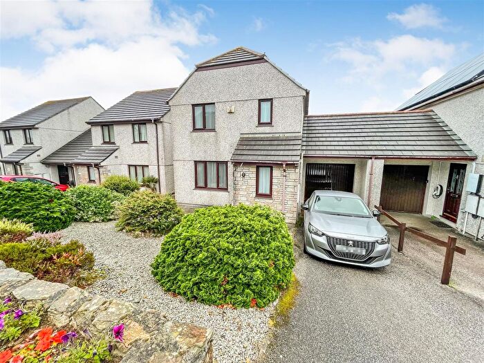 3 Bedroom Link Detached House For Sale In Parc-An-Bans, Camborne, TR14