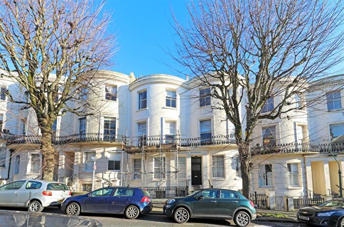 2 Bedroom Apartment For Sale In Brunswick Road, Hove, BN3