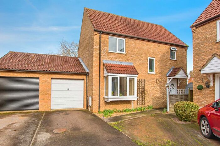 4 Bedroom Detached House For Sale In Glebe Road, Stilton, Peterborough, PE7