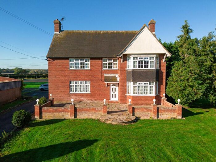 4 Bedroom Detached House For Sale In Ipswich Road, Gosbeck, IP6