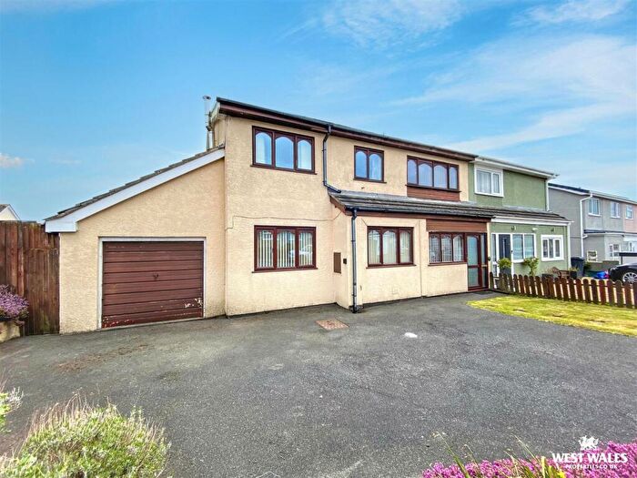 5 Bedroom Semi Detached House For Sale In Sandy Hill Park, Saundersfoot, SA69