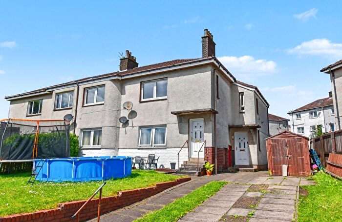 3 Bedroom Flat For Sale In Mid Barrwood Road, Kilsyth, G65