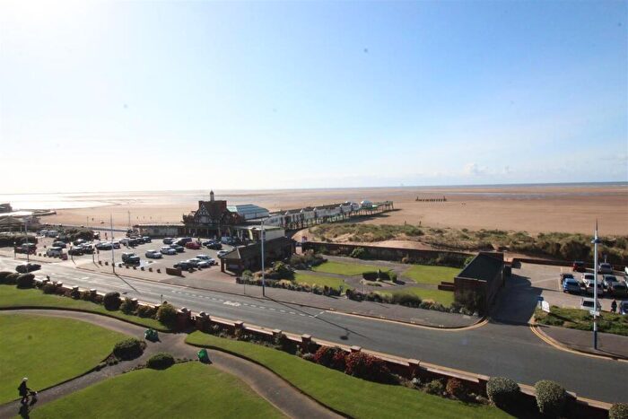 3 Bedroom Apartment For Sale In North Promenade, Lytham St. Annes, FY8