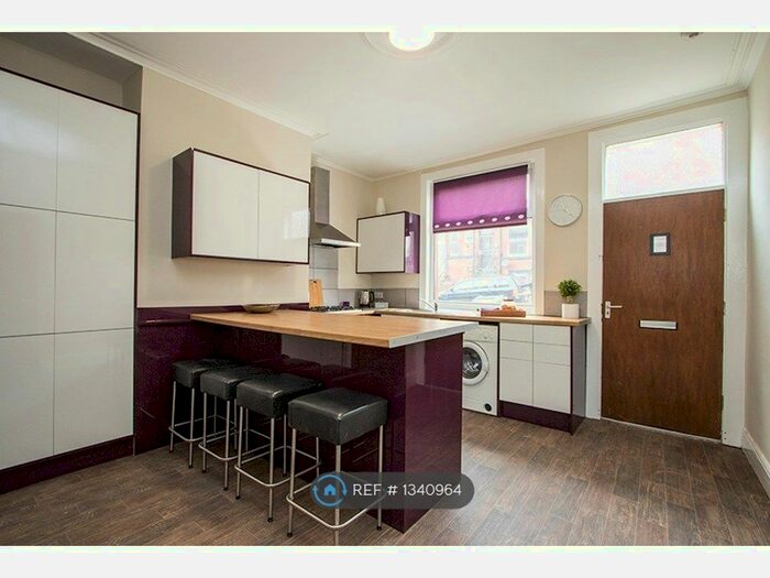 4 Bedroom Terraced House To Rent In Village Place, Leeds, LS4