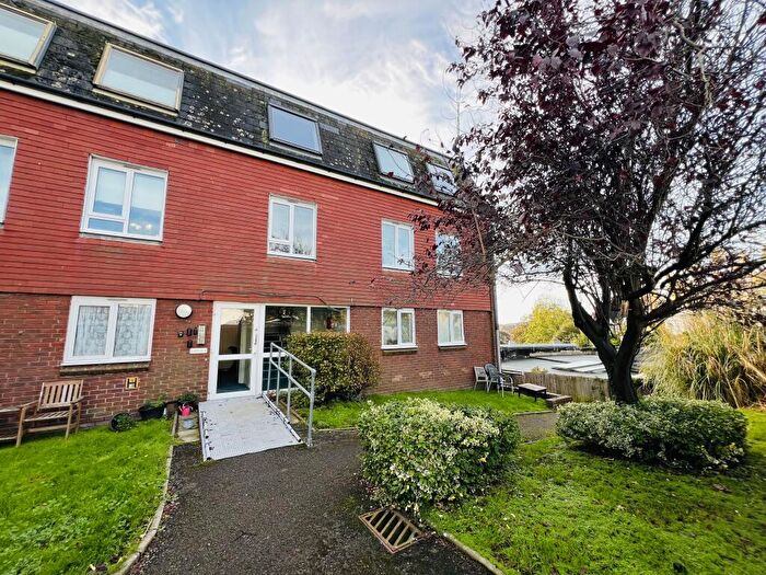 2 Bedroom Apartment To Rent In Hurst Lane, Eastbourne, BN21