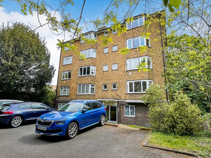 2 Bedroom Flat To Rent In St. Johns Park, London, SE3