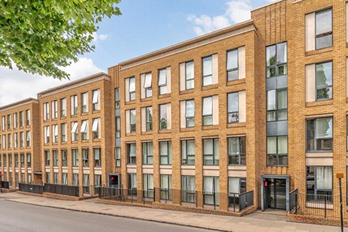 1 Bedroom Flat For Sale In Cambridge Avenue, Maida Vale, NW6