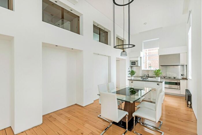 2 Bedroom Apartment To Rent In Hall Road London, NW8