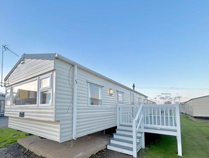 3 Bedroom Park Home For Sale In Beach Road, St. Osyth, Clacton-On-Sea, CO16