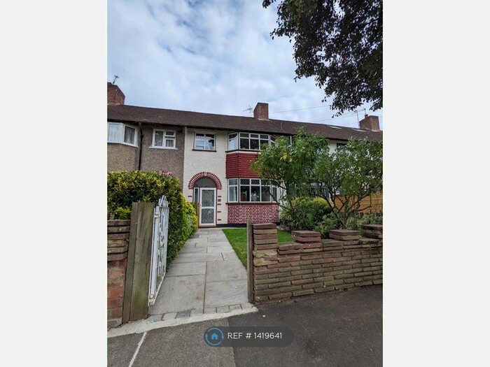 3 Bedroom Terraced House To Rent In Lisbon Avenue, Twickenham, TW2