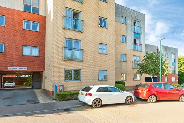 1 Bedroom Flat For Sale In Admiral Drive, Stevenage, SG1