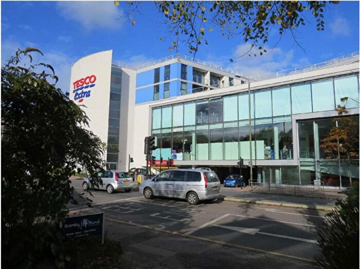 2 Bedroom Flat For Sale In Wood Martyn Court, Augustus Lane, Orpington, BR6